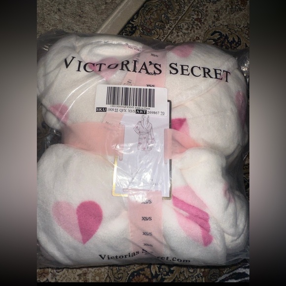 Women's Pink Heart Patterned Robe - Picture 5 of 5